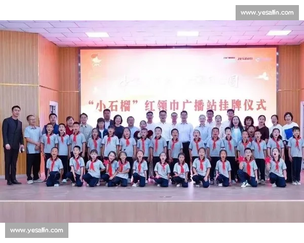 沪疆女足聚首喀什 石榴籽绽团结绿茵梦 沪疆女足聚首喀什 石榴籽绽团结绿茵梦