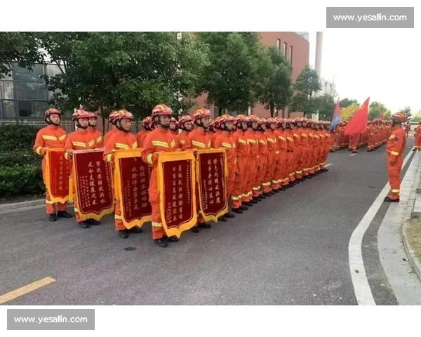 洪水中的生命托举:榕江消防员用身躯筑起 “避风港” 洪水中的生命托举:榕江消防员用身躯筑起 “避风港”