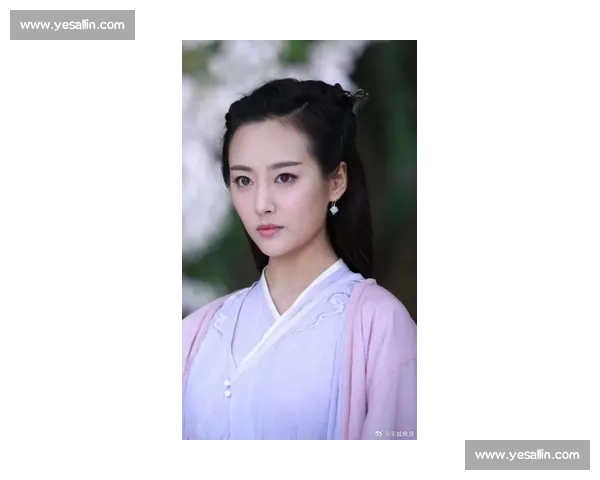 李纯：从荧幕新星到实力派演员的成长之路与演艺生涯揭秘